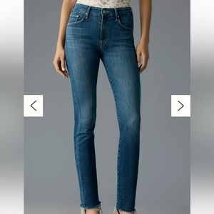MOTHER High-Waisted Looker Ankle Fray Jean